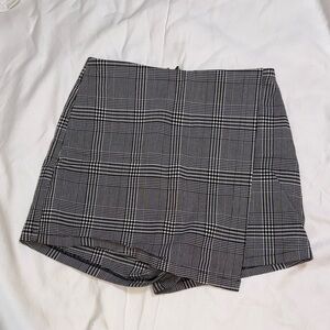 Windsor Black & White Glen Plaid Tailored Skort